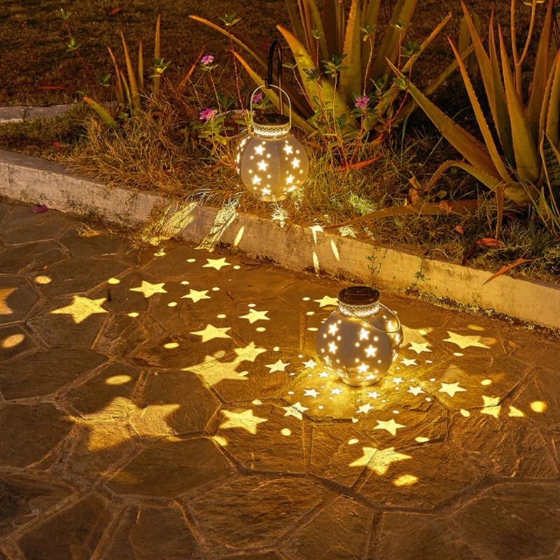 ガーデンスタープロジェクターランプ吊り下げ式ソーラーライト屋 - Smart Garden Light Camera のレビューと価格